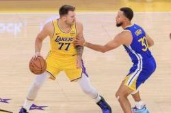  库里关键节点精彩发挥,fpx带队取胜了吗 