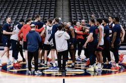 日本队前途光明！，哈登新星出色防守表现突出上演精彩一战的简单介绍