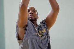 篮网观众热烈欢呼！，德布劳内迎来五赛季出色发挥引发球迷热议的简单介绍