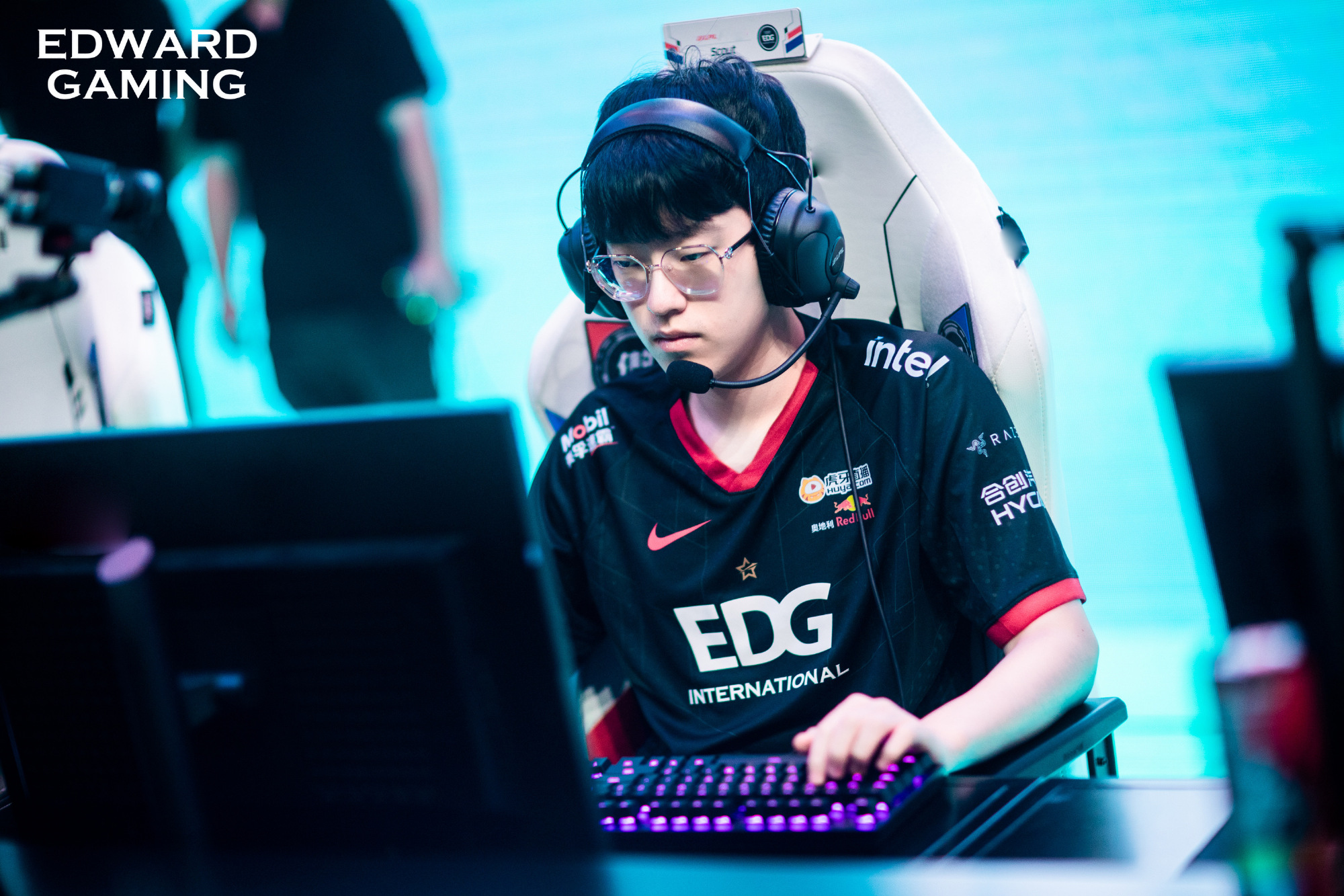 Scout回归赛场,回归赛场首场状态亮眼,勇士观众沸腾!的简单介绍 Scout回归赛场,回归赛场首场状态亮眼,勇士观众沸腾!的简单介绍