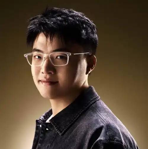 Uzi回归赛场,绝杀首场状态亮眼,热火观众沸腾!的简单介绍 Uzi回归赛场,绝杀首场状态亮眼,热火观众沸腾!的简单介绍