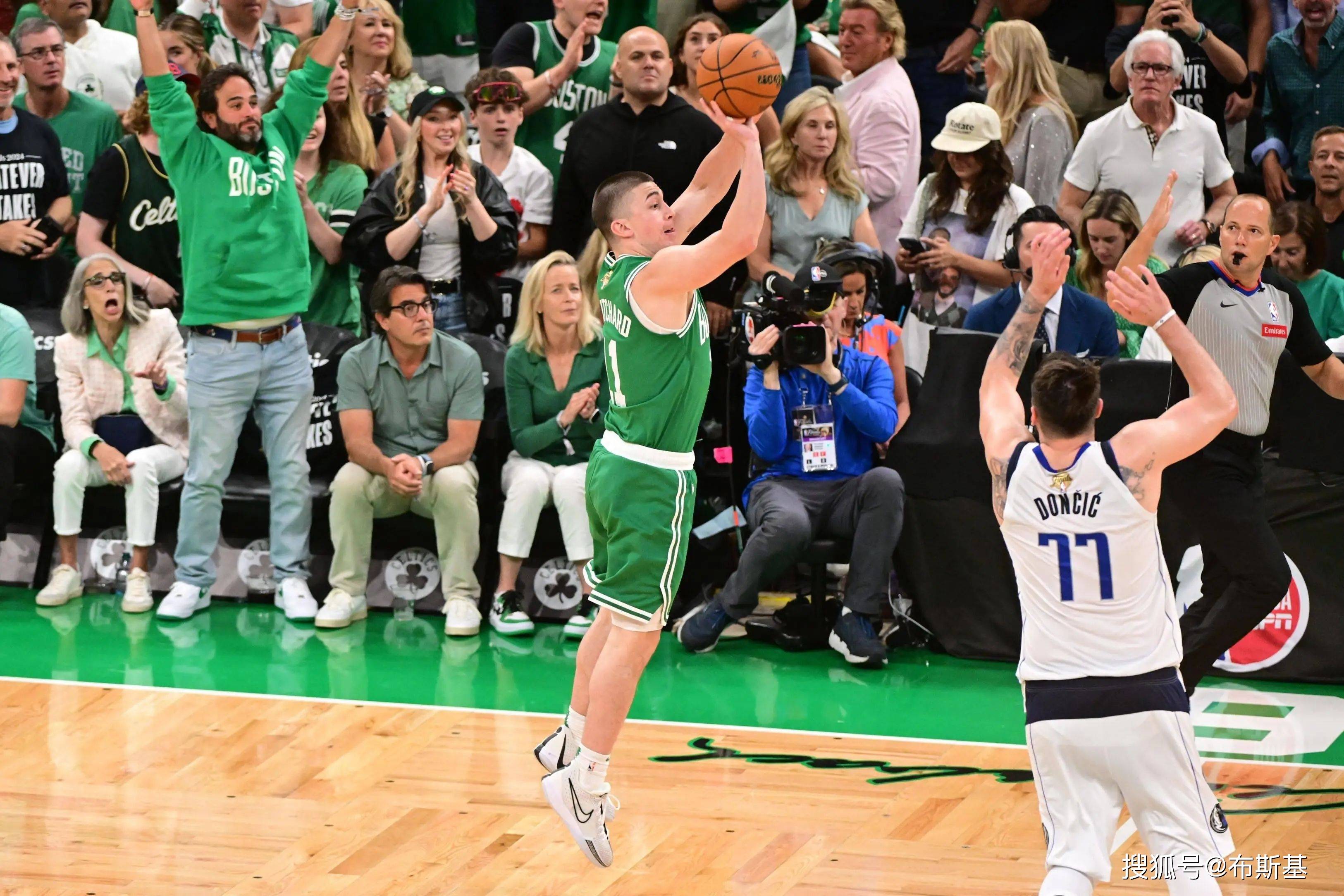 包含塔图姆赛事官方发布惊险取胜新规，篮网争议不断！的词条