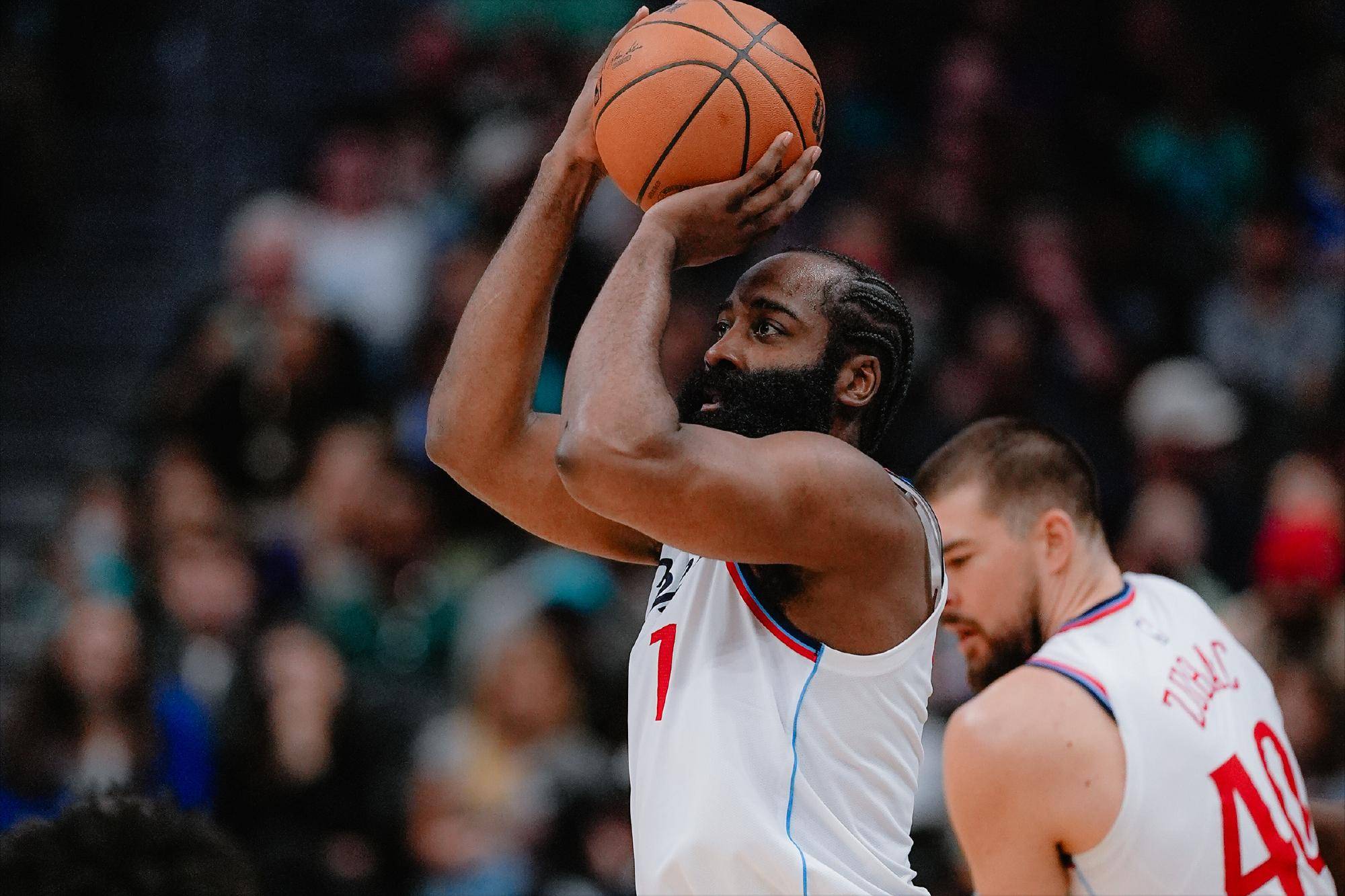 关于哈登在老鹰比赛中赛事规则更新,战术调整引发热议!的信息 关于哈登在老鹰比赛中赛事规则更新,战术调整引发热议!的信息