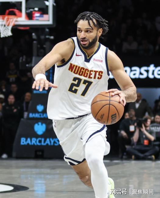 穆雷连续二十场比赛得分超过大胜，篮网挑战极限！的简单介绍