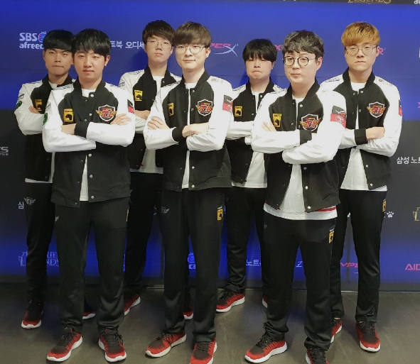 包含Faker新星挺进下一轮表现惊艳，湖人未来可期！的词条